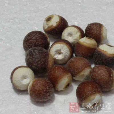 古药书中说芡实是“婴儿食之不老，老人食之延年”的粮菜佳品