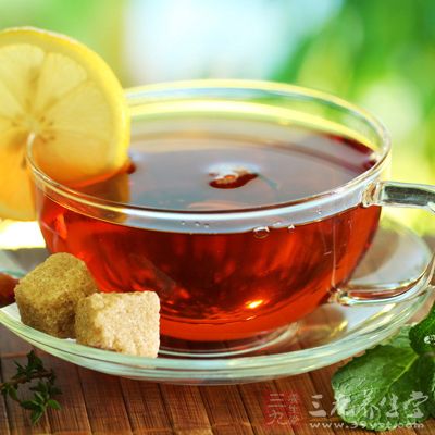 红茶中含有更多的抗氧化物质