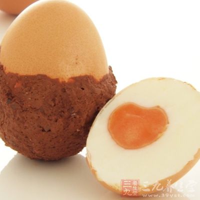 咸鸡蛋的腌制方法 如何腌制出好吃的咸鸡蛋
