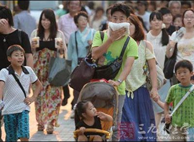 桑拿天沪各医院满负荷 病人单日门急诊量破纪