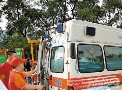 无忧避让 救护车深圳饮 头啖汤 不避让严惩