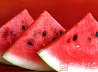夏天吃什么水果好 12种时令水果补水降暑