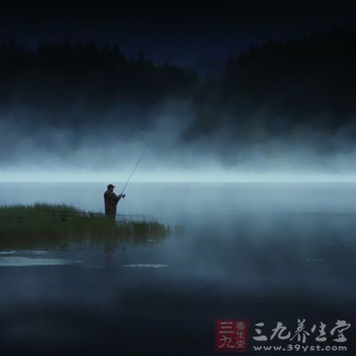 如果用四六或五五釣軟竿，釣中大魚后，容易形成人魚對(duì)抗