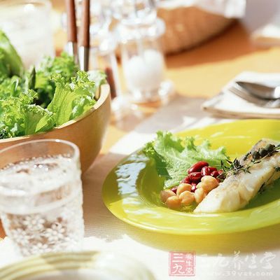 食物中的营养素对增强免疫力有很好的作用