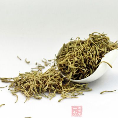 金銀花茶對(duì)癰腫疔瘡、腸癰肺癰有較強(qiáng)的散癰消腫，清熱解毒作用