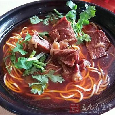 郫县豆瓣，泡椒泡姜，红油，料酒