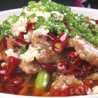 材料：食用油10克，酱油3小匙，料酒3小匙，豆瓣酱3小匙等