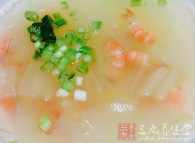 虾仁冬瓜汤是我们餐桌上非常常见的食物