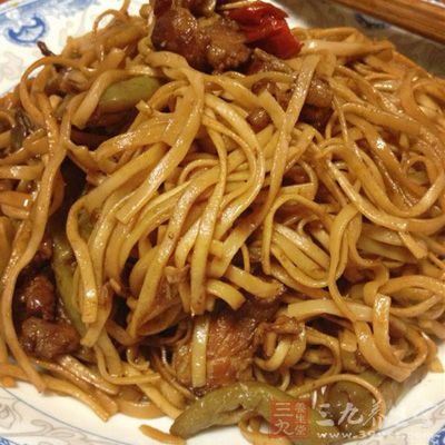 调料： 姜，葱， 生抽，老抽，盐，鸡精，料酒