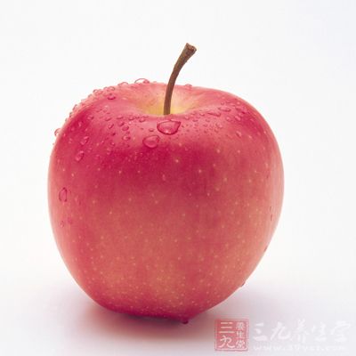 苹果中含有大量的维生素及果酸