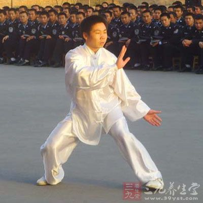 太极拳教程 太极拳的基本训练(2)