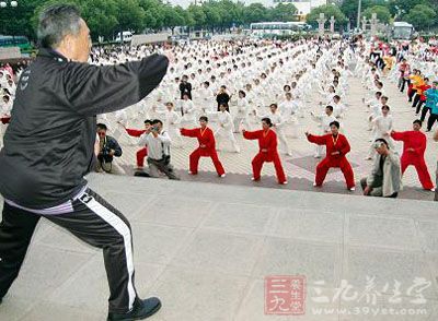 太极拳视频 谈太极拳慢练的含义与作用