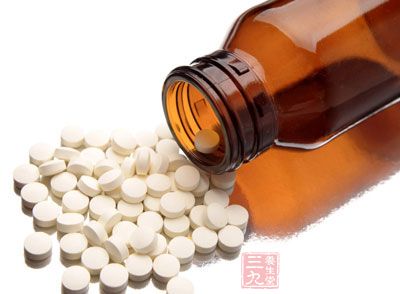 药品名称应以国家药典为准