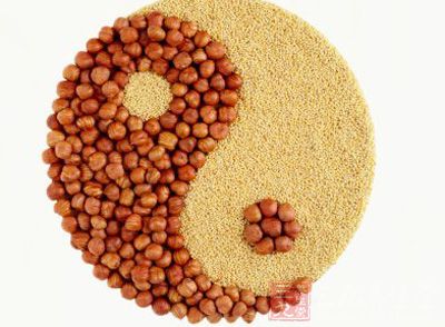 网传食物搭配中毒食谱 记者试吃辟谣