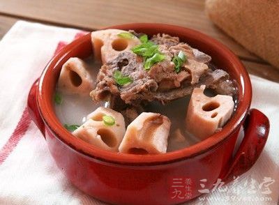 蓮藕排骨湯的制作方法