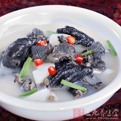 乌鸡汤的功效 喝乌鸡汤可以养生