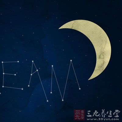 　壓力過大會導(dǎo)致睡眠中多次驚醒，干擾“好夢”后還可能出現(xiàn)不愉快的怪夢。睡前避免咖啡因及酒精，以保證充足的優(yōu)質(zhì)睡眠