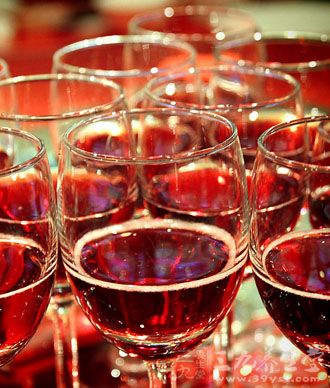 生活规律、起居有时、劳逸结合、娱乐有度、性生活有节,特别是保证充足的睡眠、戒烟少酒,做到这些对保证女性的身心健康 生活规律、起居有时、劳逸结合、娱乐有度、性生活有节,特别是保证充足的睡眠、戒烟少酒,做到这些对保证女性的身心健康