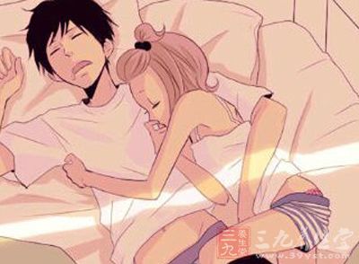 五行:女金男水 与上述类似,如果男女抱在一起的人,恩爱的程度很深.