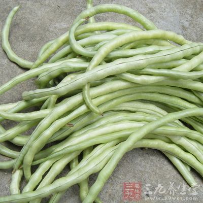 豆角，俗称角豆、姜平、带豆、羊角、豆角、饭豆、腰豆、长豆