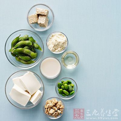 豆类及豆制品，豆类食品富含蛋白质、无机盐和维生素