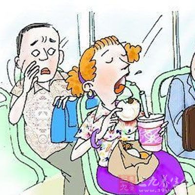 日常养生 在公交车上绝对不能做的事