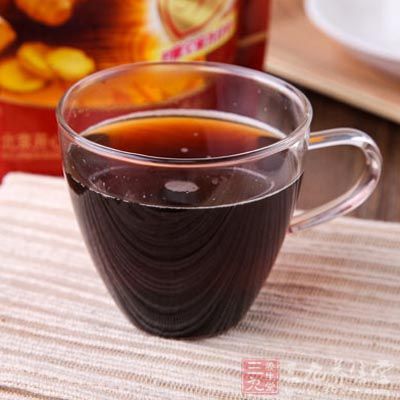 女性在經(jīng)期飲用可緩解腹痛