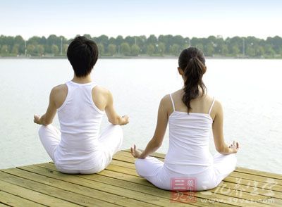 夫妻瑜伽 人间最浪漫的享"瘦"夫妻瑜伽
