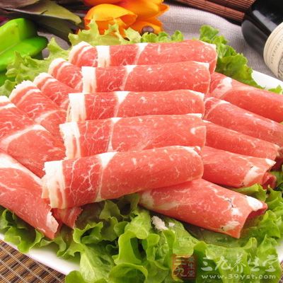 忌吃未經(jīng)煮熟的魚、肉、蛋等食物