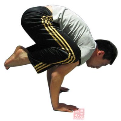 男士瑜伽 三式男士健身瑜伽动作