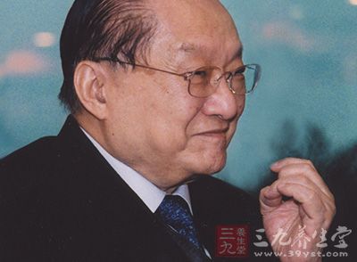 金庸老先生在3月10日度过了自己的91岁生日 金庸老先生在3月10日度过了自己的91岁生日