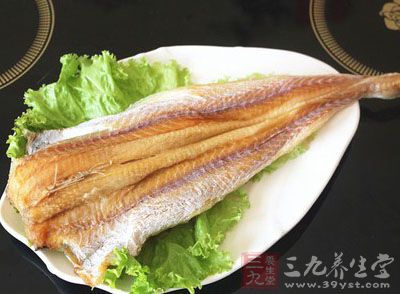 原料：明太魚2塊、花椒30粒、八角2顆、桂皮一小塊