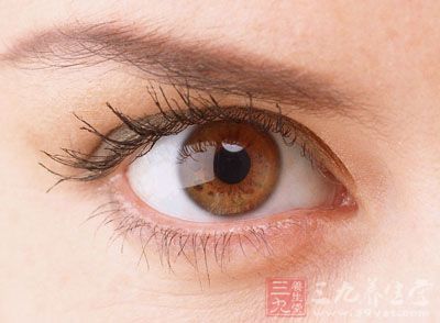 在别人眼睛的瞳孔里面看不到自己的影子