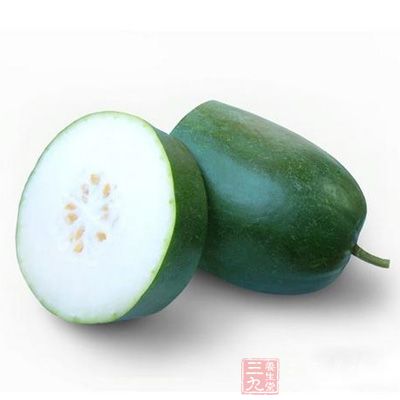 經(jīng)常食用冬瓜，能去除身體內(nèi)多余的脂肪和水分，起到減肥作用