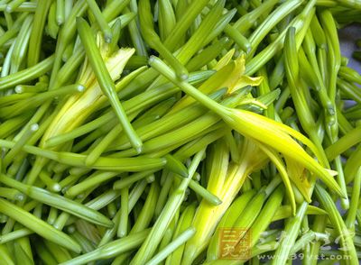 黄花菜的副作用 食用不当会中毒--三九养生堂专