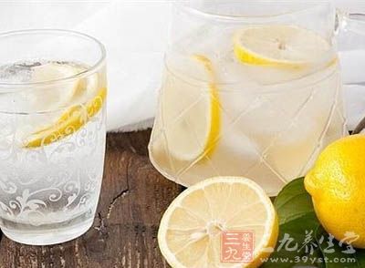 喝柠檬水能减肥 效果很显著--三九养生堂专家专