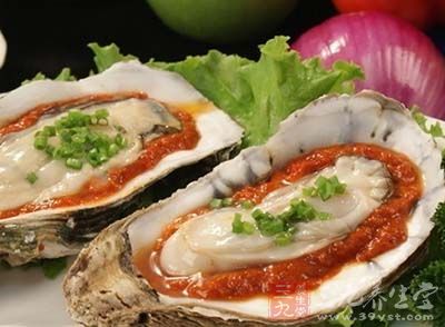 含锌丰富的食物首推贝壳类，如牡蛎等