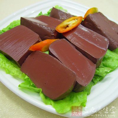 小儿吃含铁多是食物也可以出现黑便，如吃血豆腐等