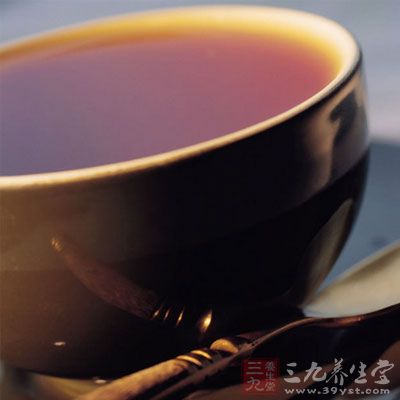 少飲濃茶、咖啡及高濃度白酒。