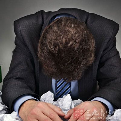 单纯性斑秃的原因 引起斑秃的6种原因 - 三九养