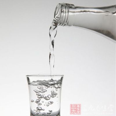 刚刚战胜酗酒的朋友或许很有说服力,但是任何有同情心和随和的人可能有助 刚刚战胜酗酒的朋友或许很有说服力,但是任何有同情心和随和的人可能有助