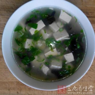 黑木耳豆腐湯