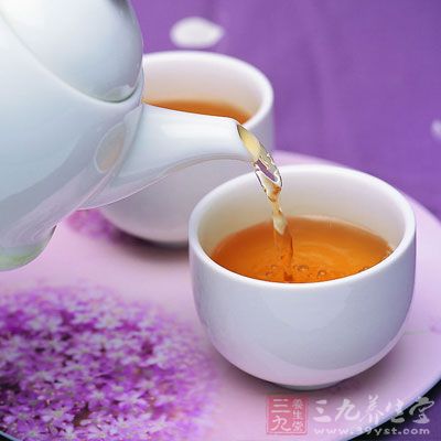 避免浓茶、咖啡、酒类及香料、辣椒、芥末等强烈刺激性食物。