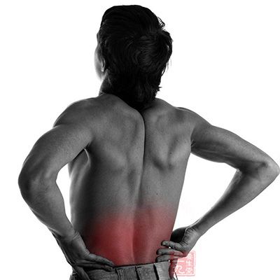 一侧下肢坐骨神经区域放射痛是腰肌劳损的主要症状