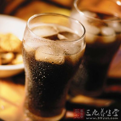 碳酸飲料要少喝