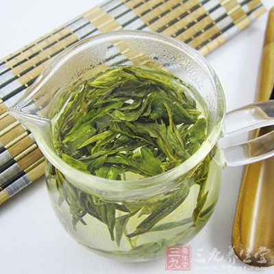 茶中还含有较多的咖啡因、活性生物碱以及多种芳香物质