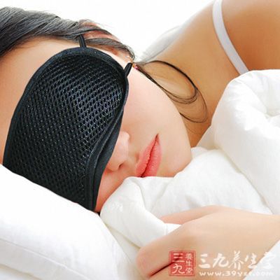 睡眠少者易疲倦，使得日间活动力与情绪变差