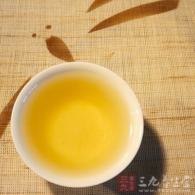 乌龙茶：溶肪抑制胆固醇