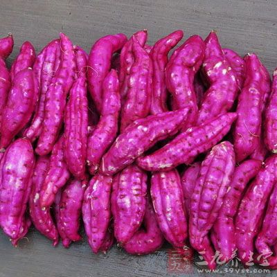 红薯、胡萝卜、哈密瓜和绿叶蔬菜富含β-胡萝卜素 红薯、胡萝卜、哈密瓜和绿叶蔬菜富含β-胡萝卜素