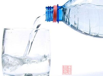 不能光喝水减肥